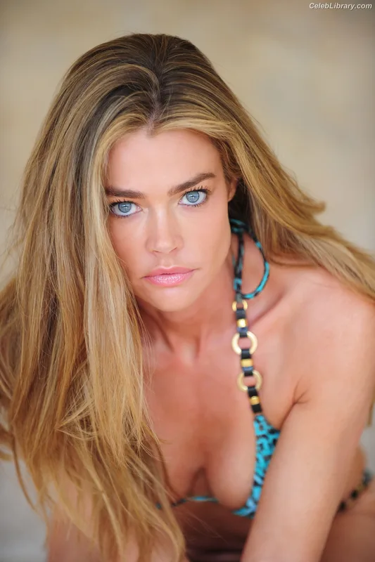 Denise Richards photo 11 of 662