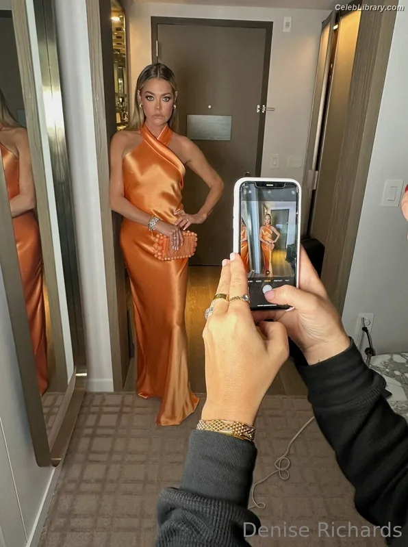 Denise Richards photo 12 of 662