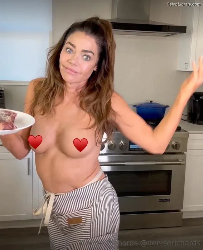 Denise Richards photo 11 of 662