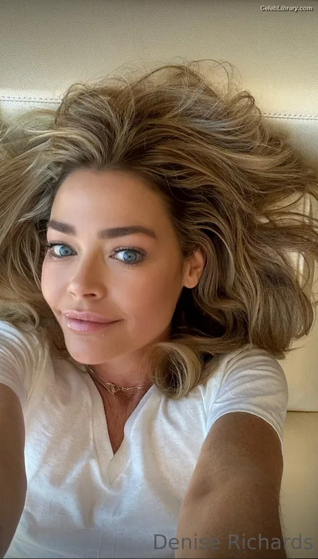 Denise Richards photo 14 of 662