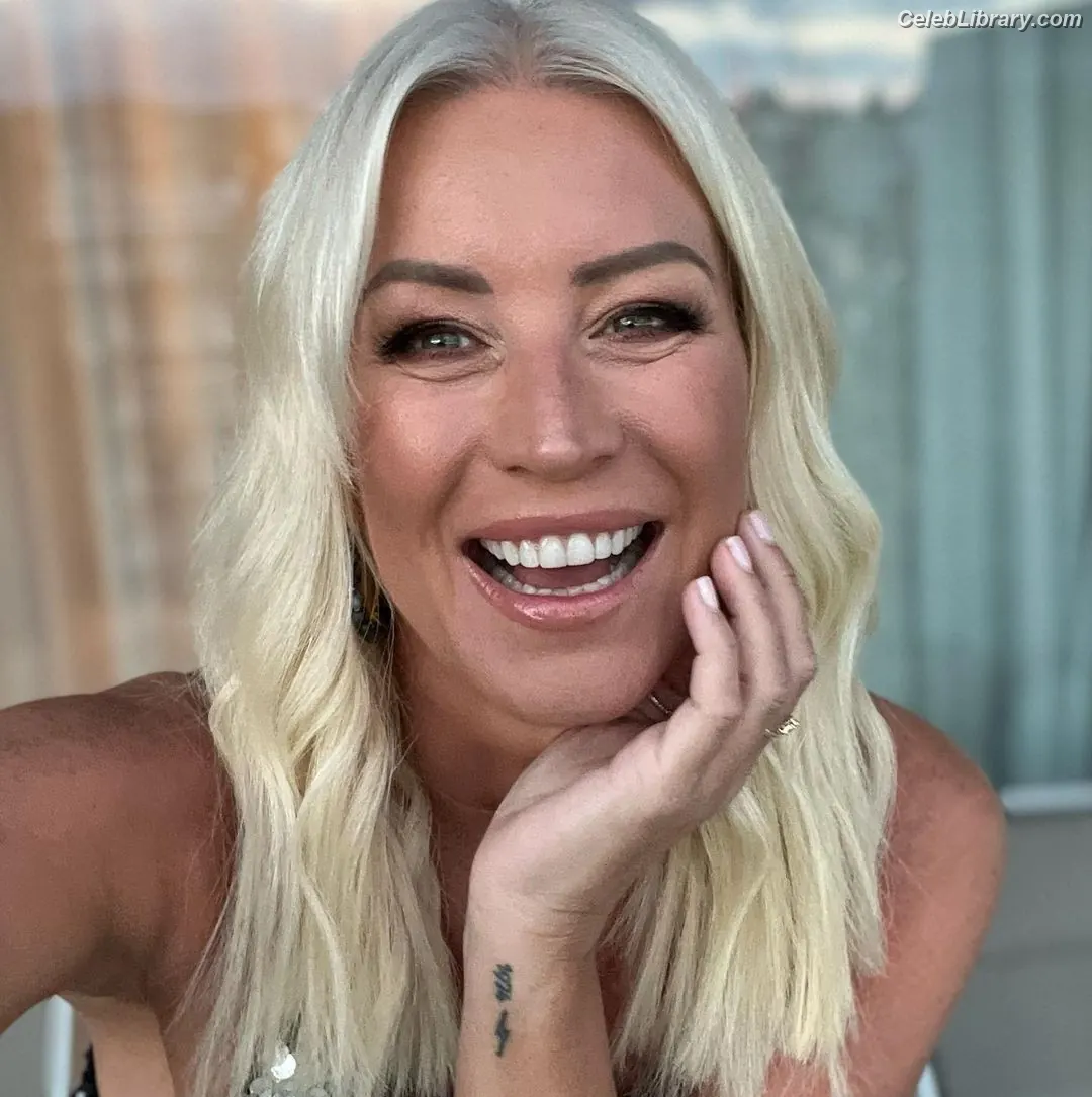 Denise van Outen photo 20 of 258
