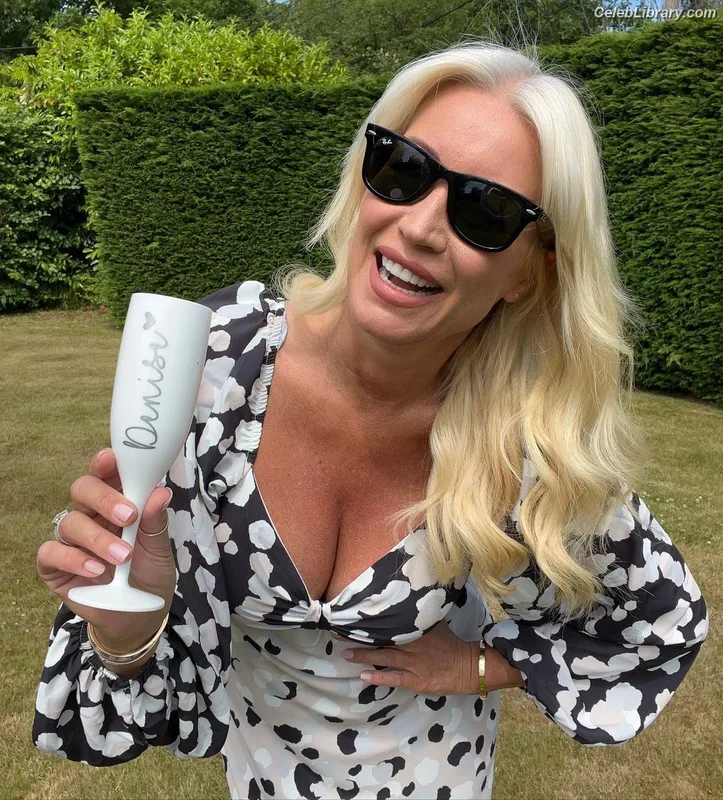 Denise van Outen photo 12 of 259