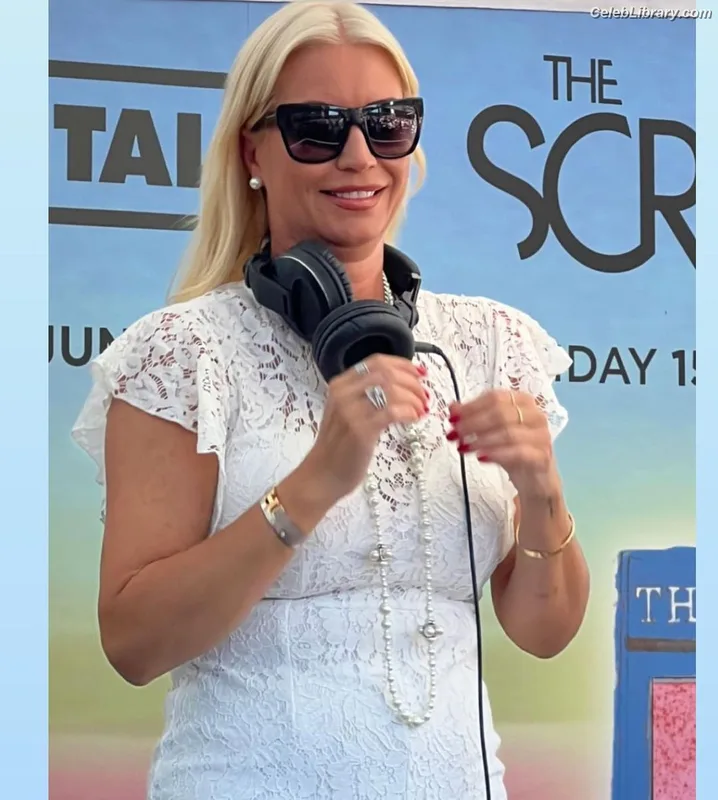 Denise van Outen photo 1 of 259
