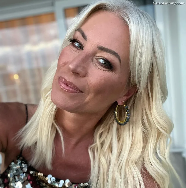 Denise van Outen photo 21 of 259
