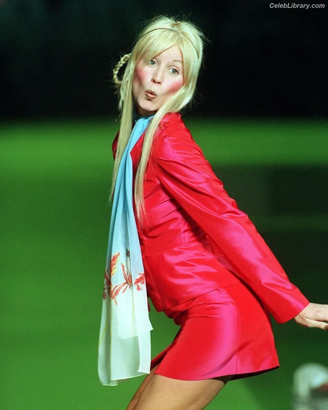 Denise van Outen photo 16 of 259