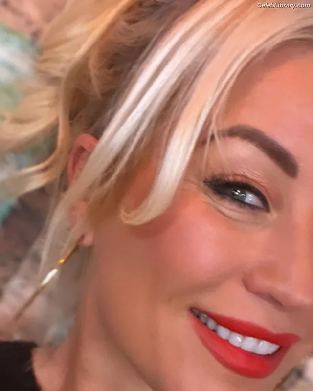 Denise van Outen photo 7 of 259