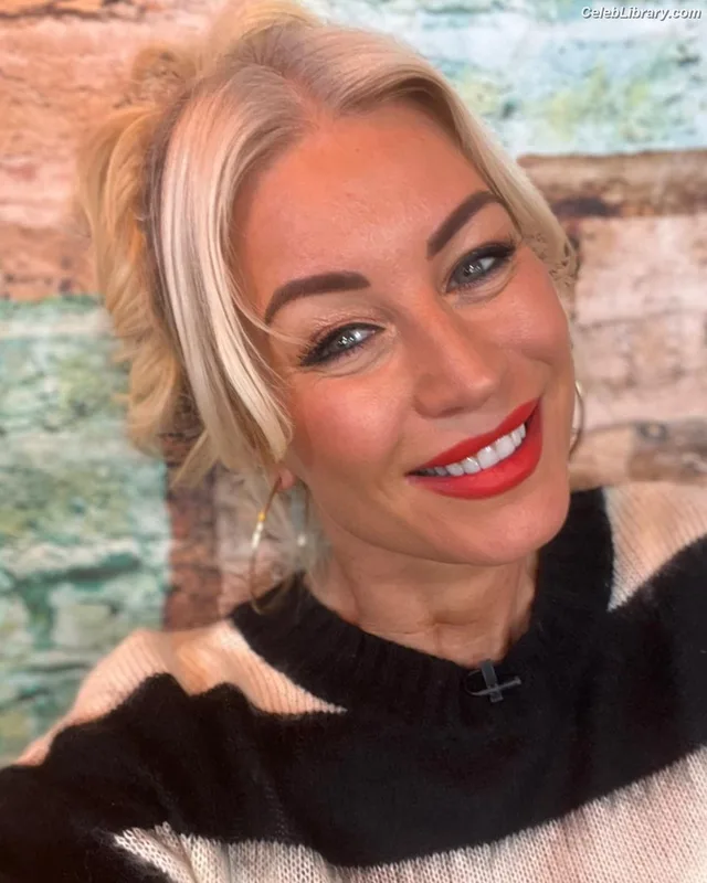 Denise van Outen photo 8 of 259