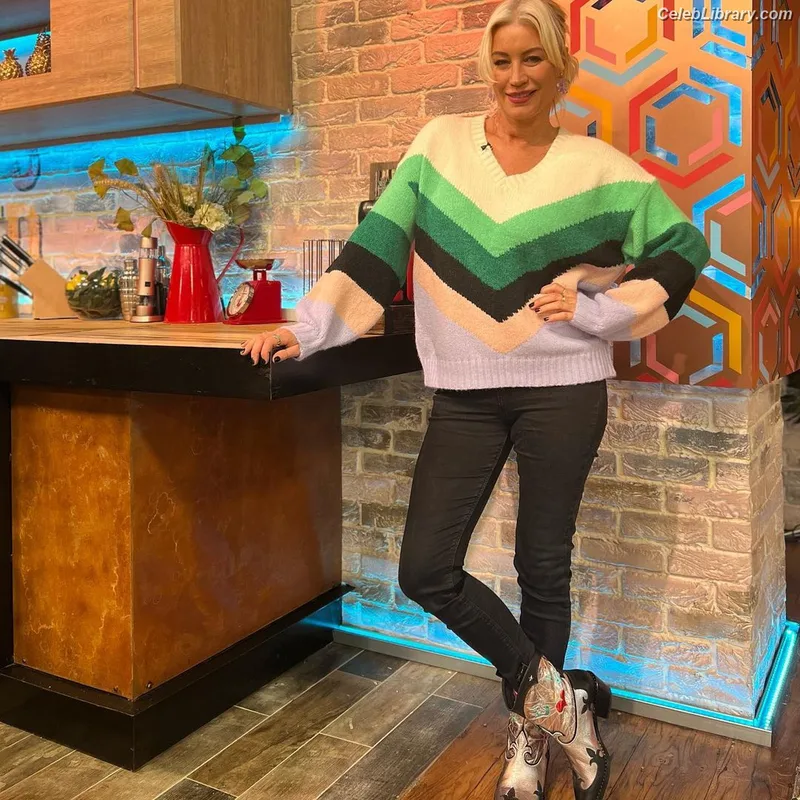 Denise van Outen photo 11 of 259