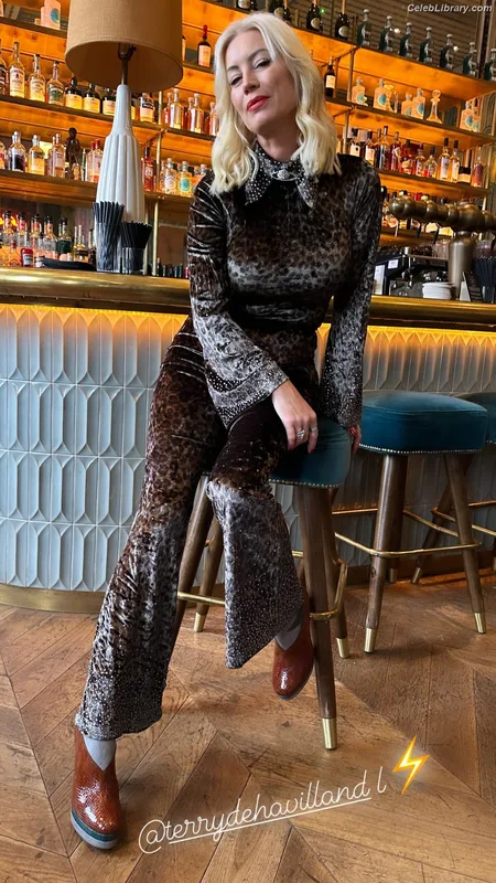 Denise van Outen photo 22 of 259