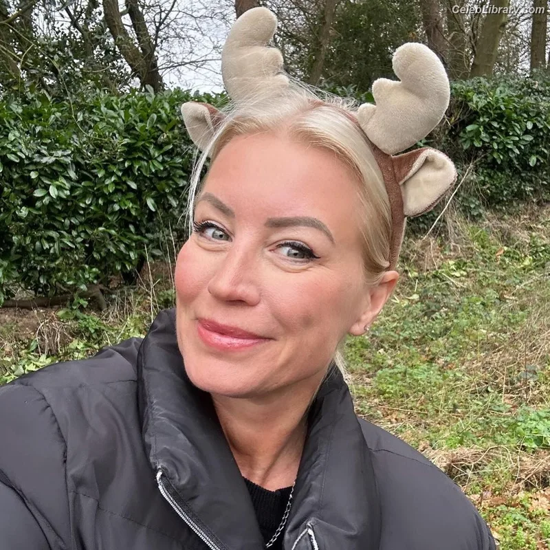 Denise van Outen photo 2 of 259