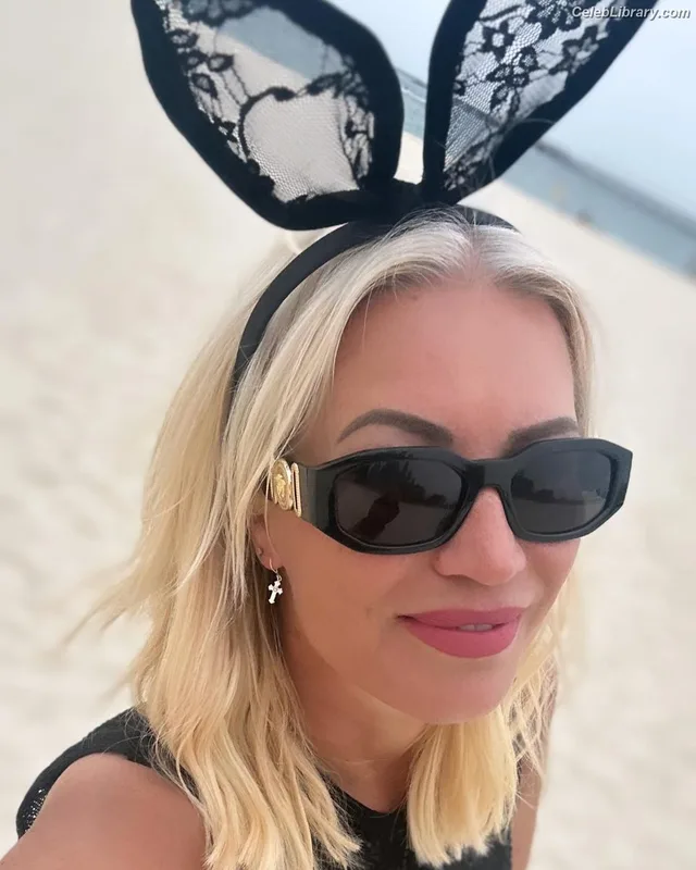 Denise van Outen photo 10 of 259