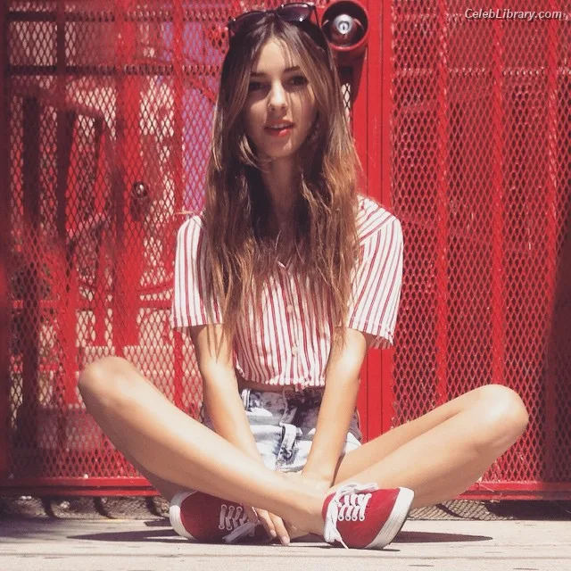 Denyse Tontz photo 1 of 76