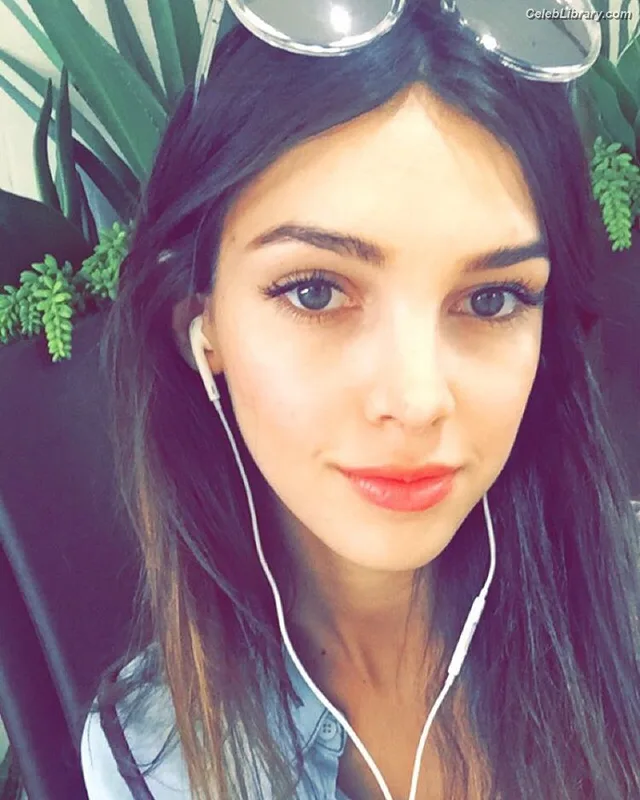 Denyse Tontz photo 3 of 76