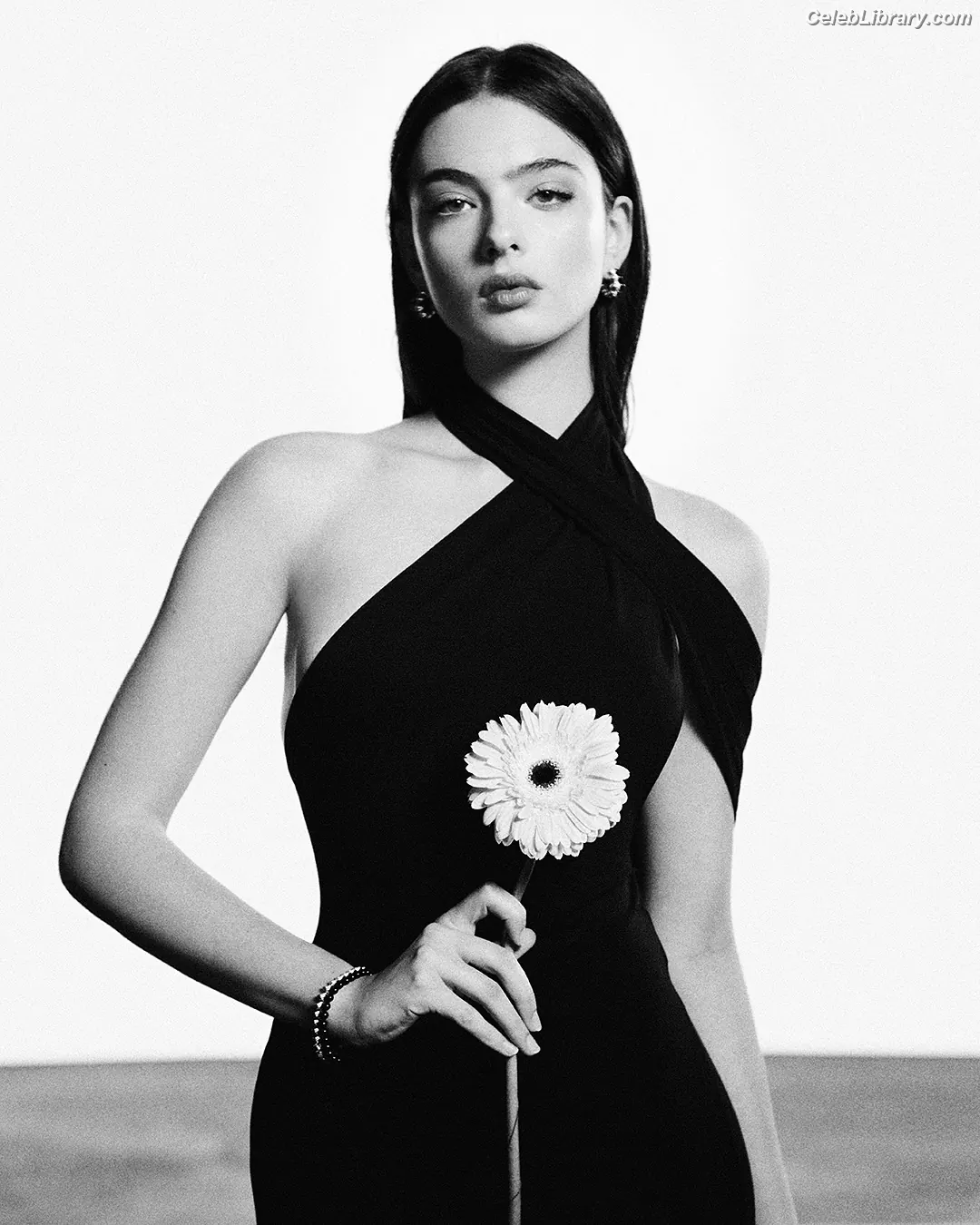 Deva Cassel photo 20 of 480