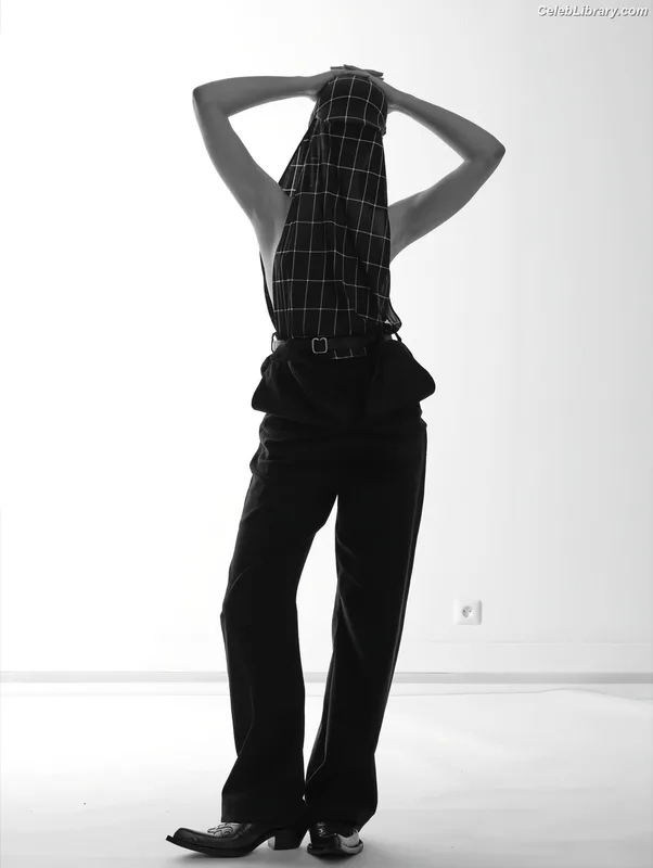 Deva Cassel photo 10 of 481