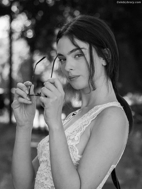 Deva Cassel photo 15 of 481