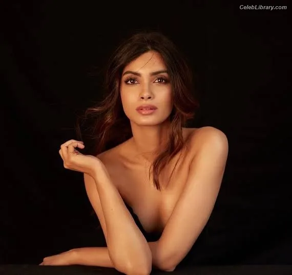 Diana Penty photo 8 of 8