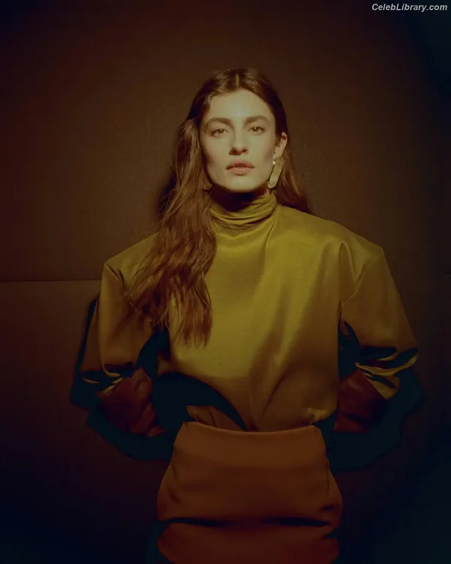 Diana Silvers photo 22 of 152