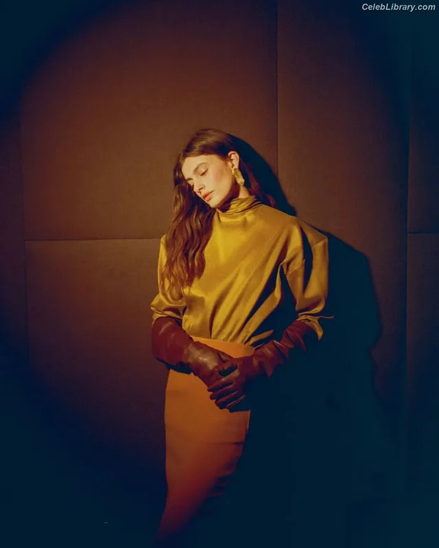 Diana Silvers photo 3 of 152