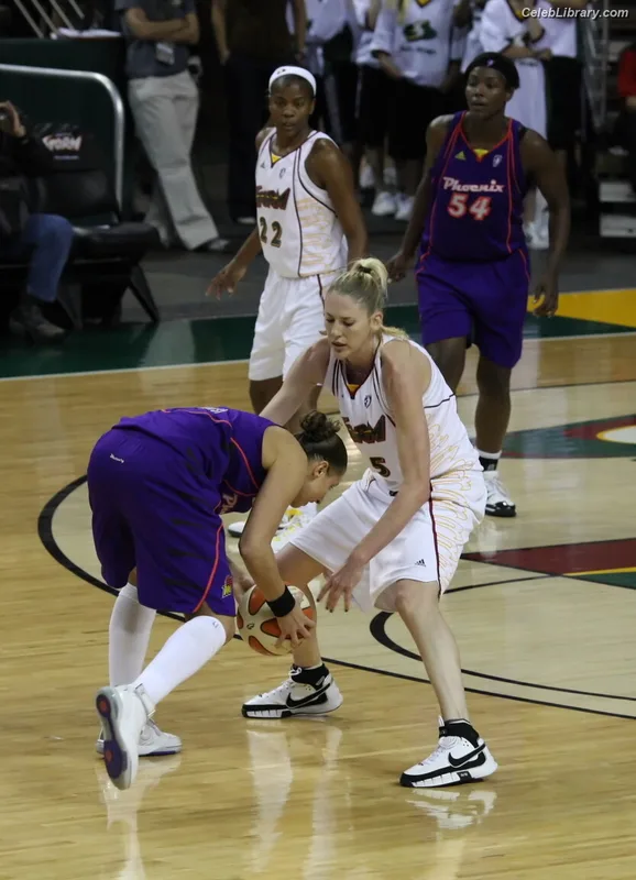 Diana Taurasi photo 6 of 87