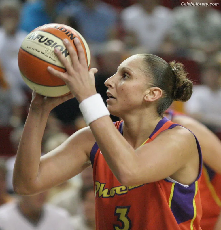 Diana Taurasi photo 16 of 87