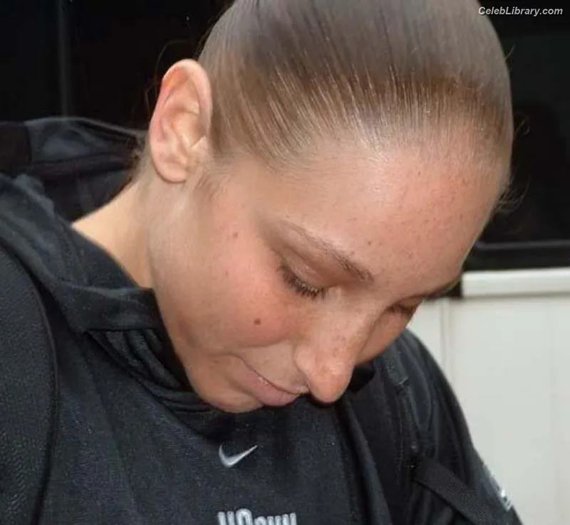 Diana Taurasi photo 2 of 87