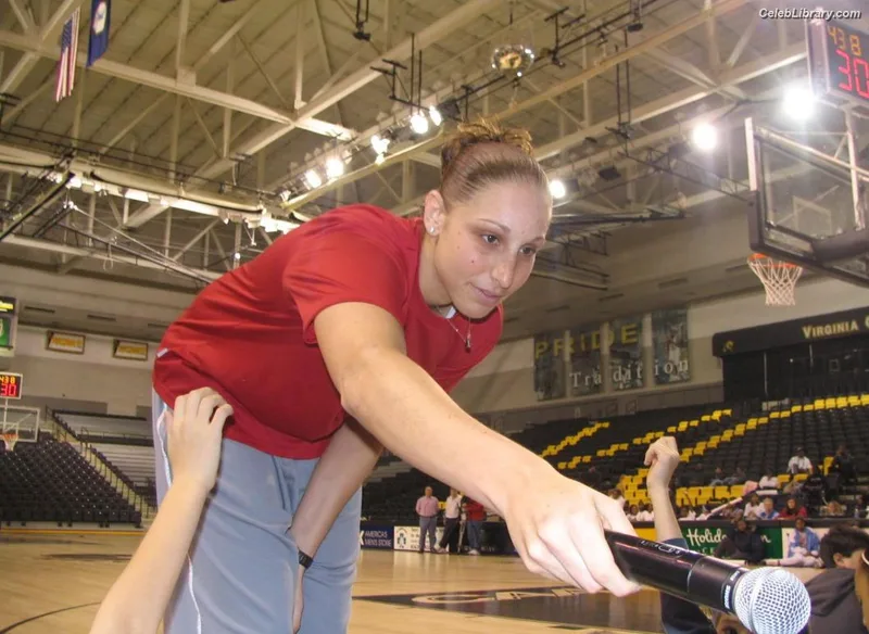 Diana Taurasi photo 3 of 87
