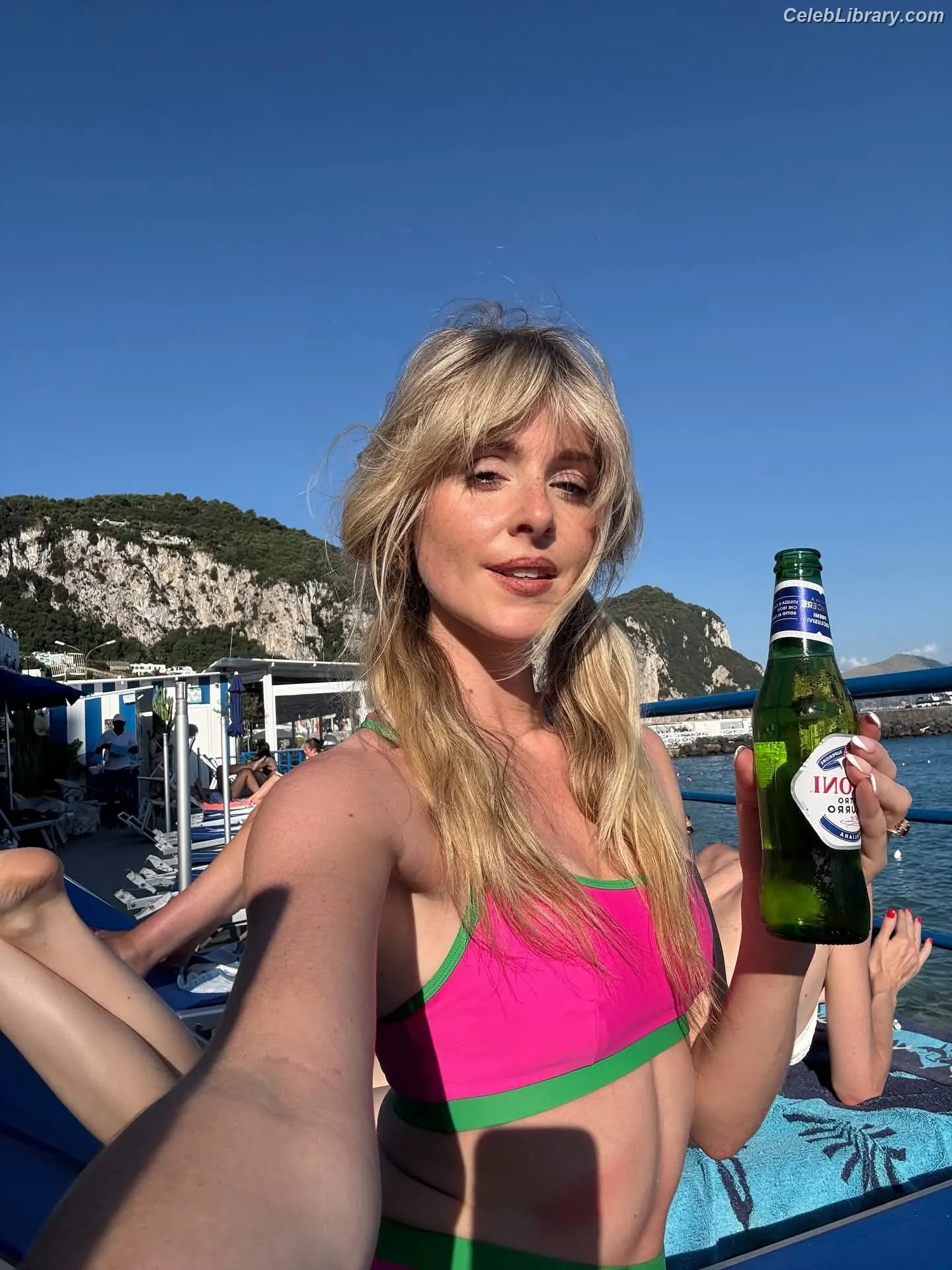 Diana Vickers photo 24 of 119