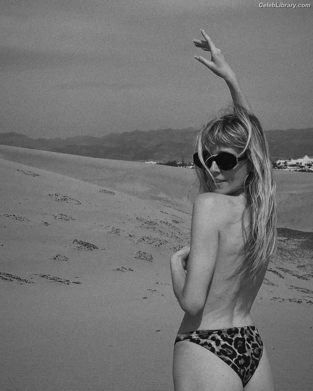 Diana Vickers photo 14 of 120