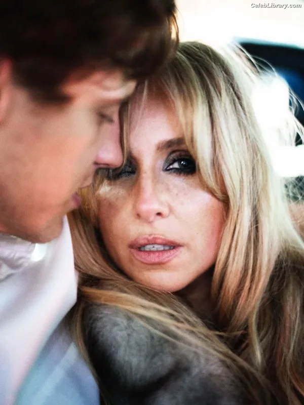 Diana Vickers photo 16 of 120