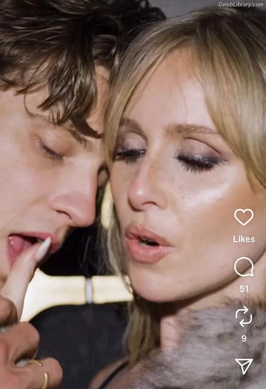 Diana Vickers photo 10 of 120