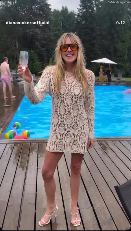Diana Vickers photo 1 of 120