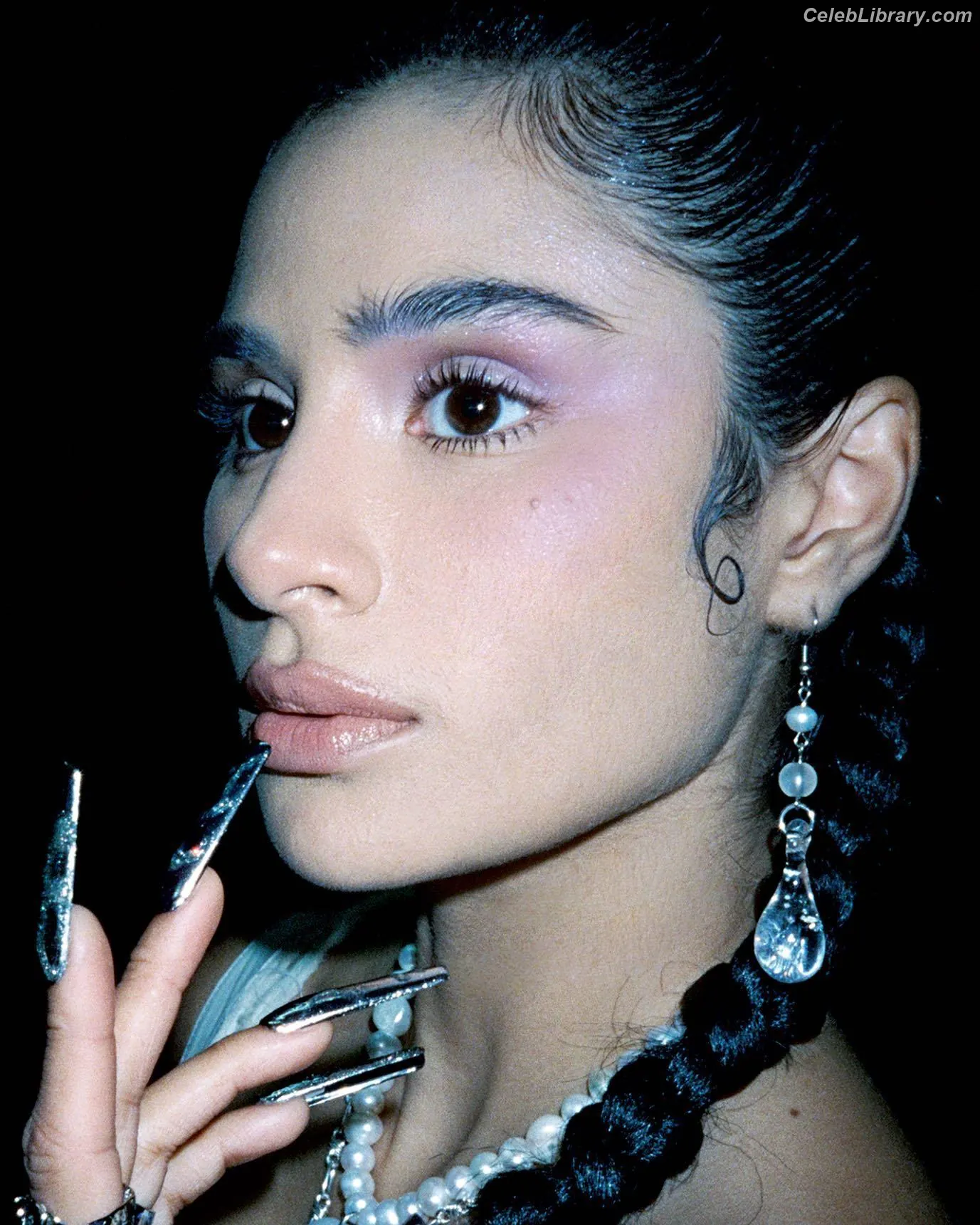 Diane Guerrero photo 22 of 173