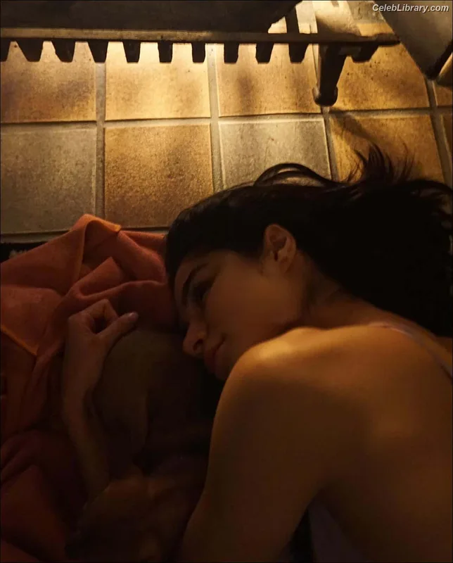 Diane Guerrero photo 7 of 163