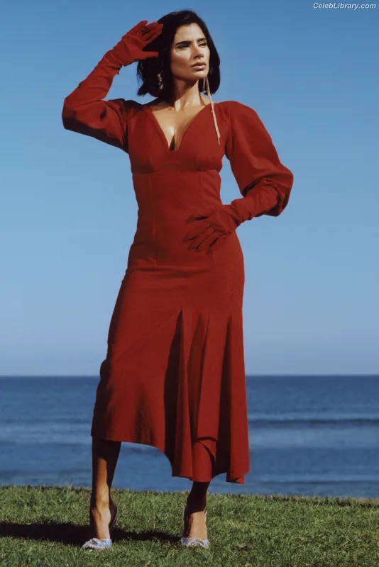 Diane Guerrero photo 14 of 163