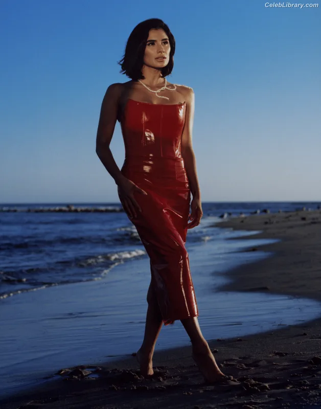 Diane Guerrero photo 16 of 163