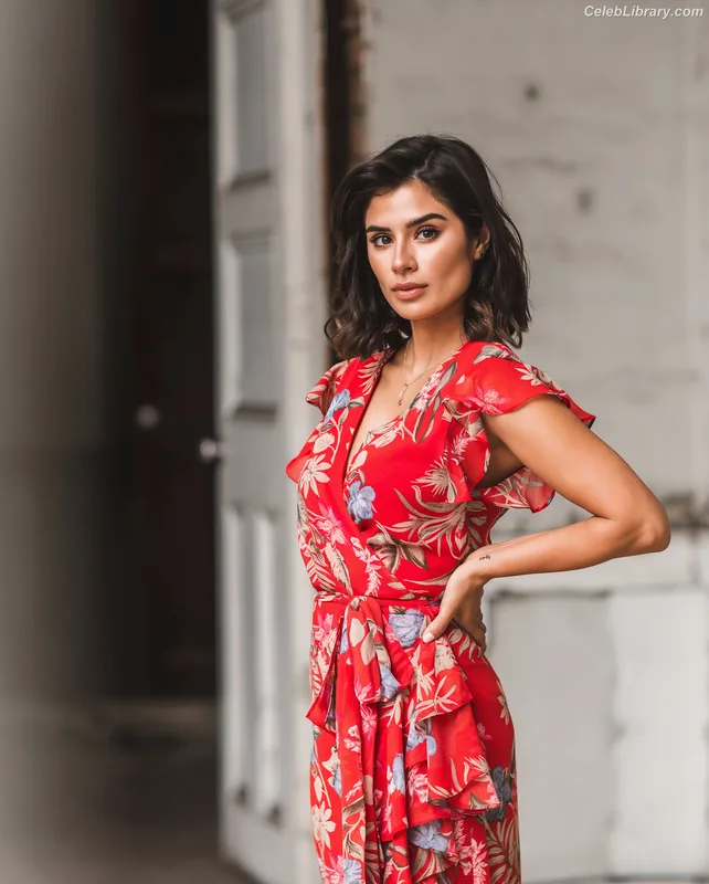 Diane Guerrero photo 21 of 163