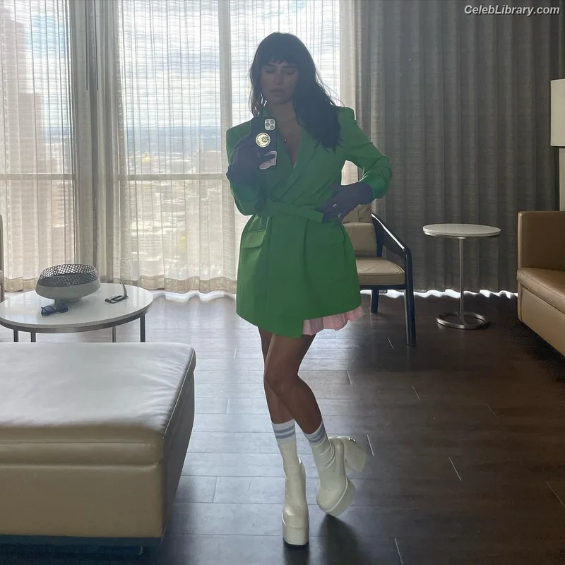 Diane Guerrero photo 1 of 163