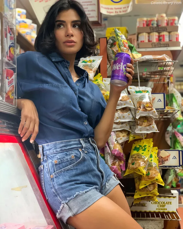 Diane Guerrero photo 10 of 163
