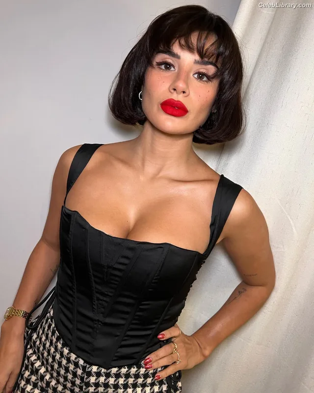 Diane Guerrero photo 16 of 163