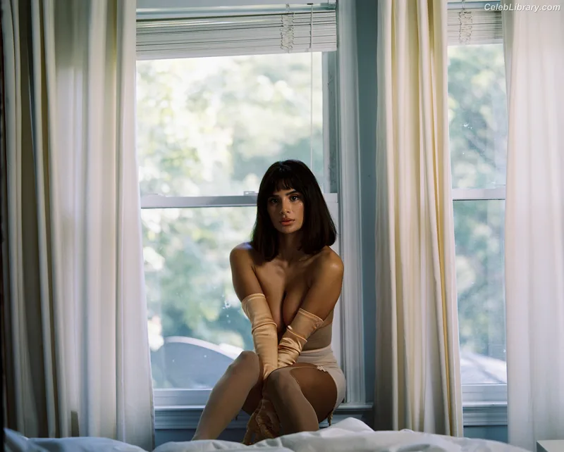 Diane Guerrero photo 9 of 163