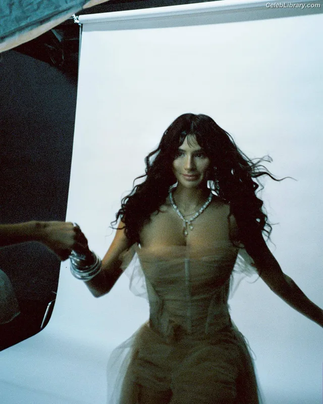 Diane Guerrero photo 23 of 163