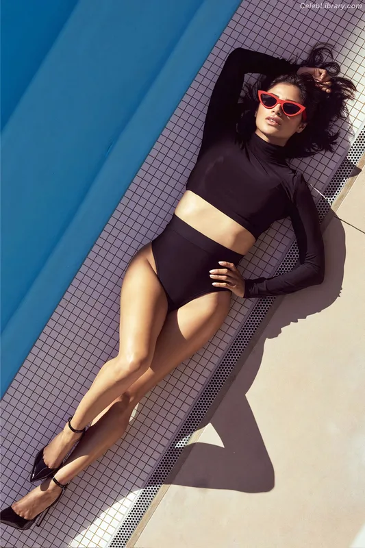 Diane Guerrero photo 18 of 163