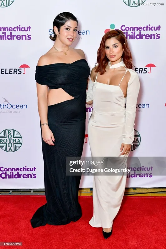 Diane Guerrero photo 5 of 163
