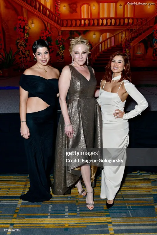 Diane Guerrero photo 11 of 163
