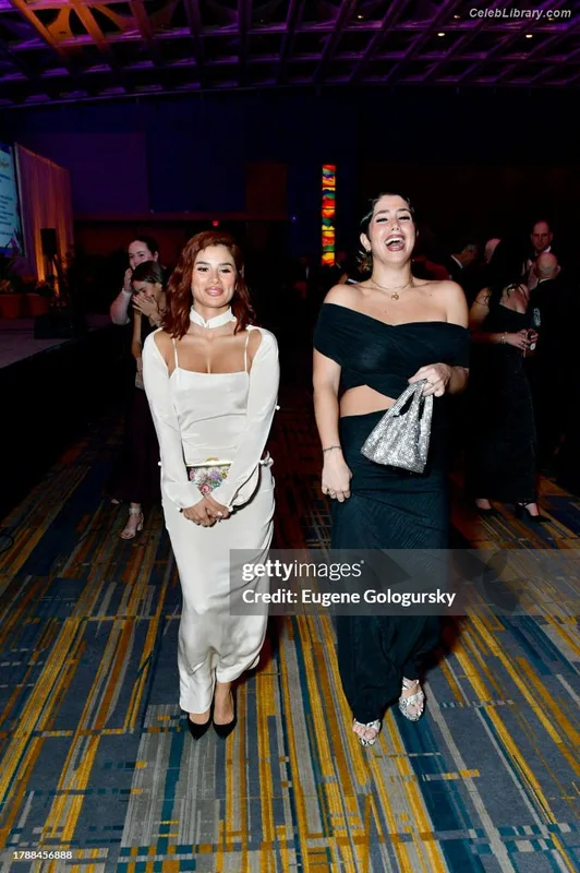 Diane Guerrero photo 13 of 163