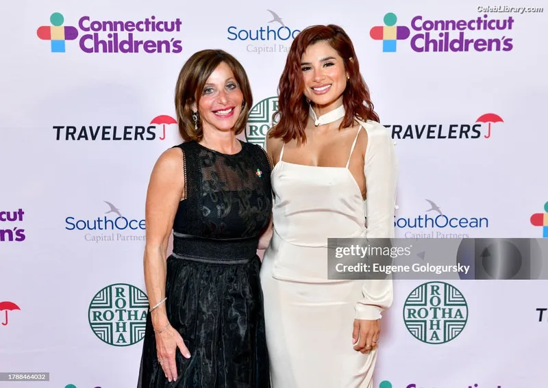 Diane Guerrero photo 17 of 163