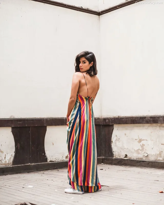 Diane Guerrero photo 24 of 163