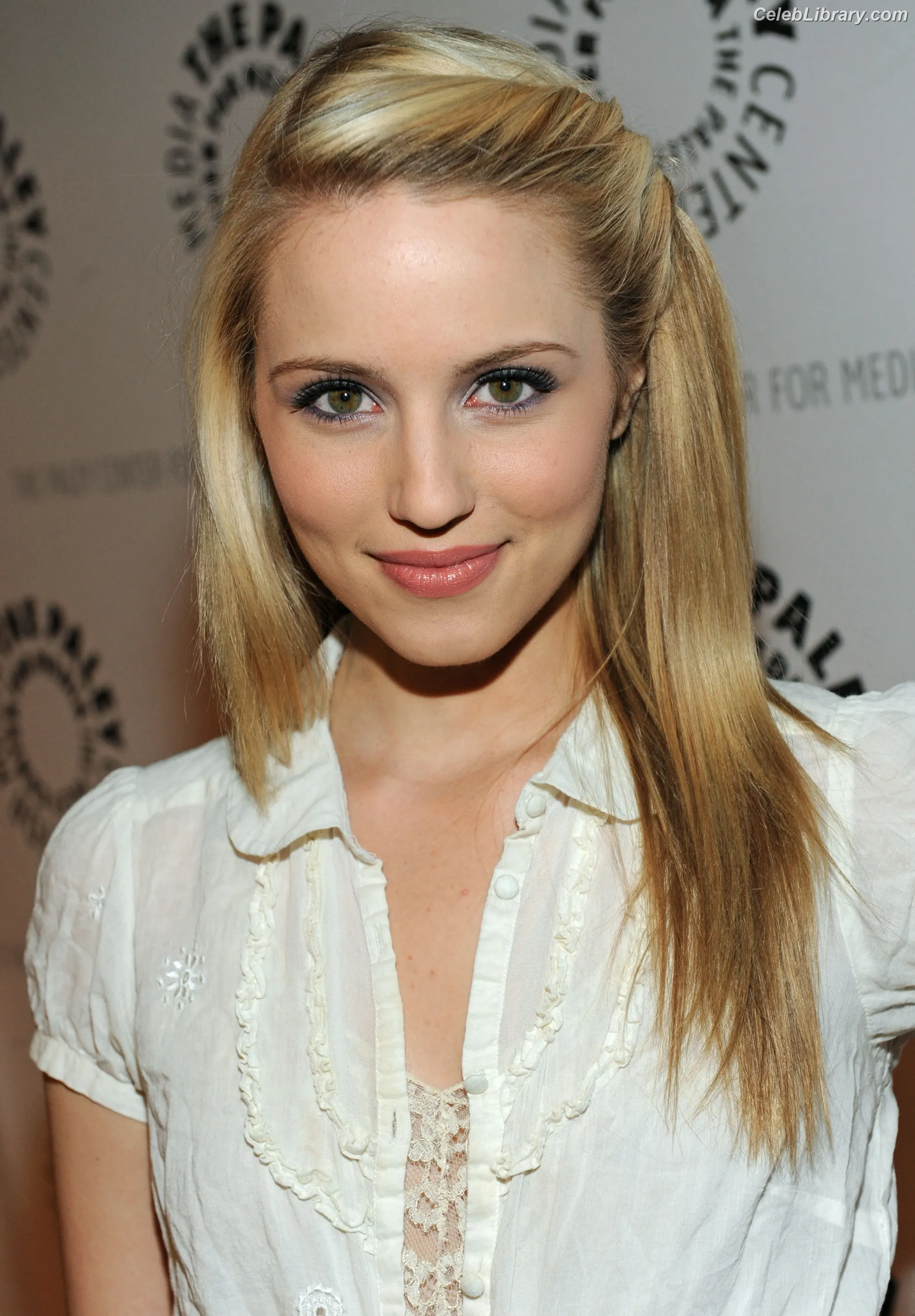 Dianna Agron photo 15 of 212