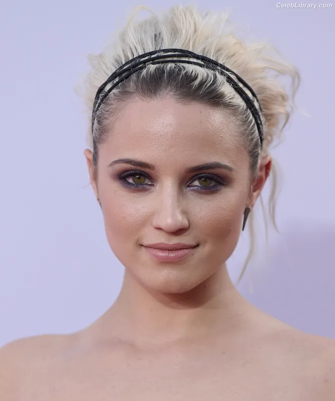 Dianna Agron photo 4 of 210